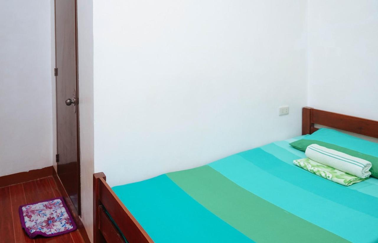 C Star Travellers Inn Oslob Eksteriør billede